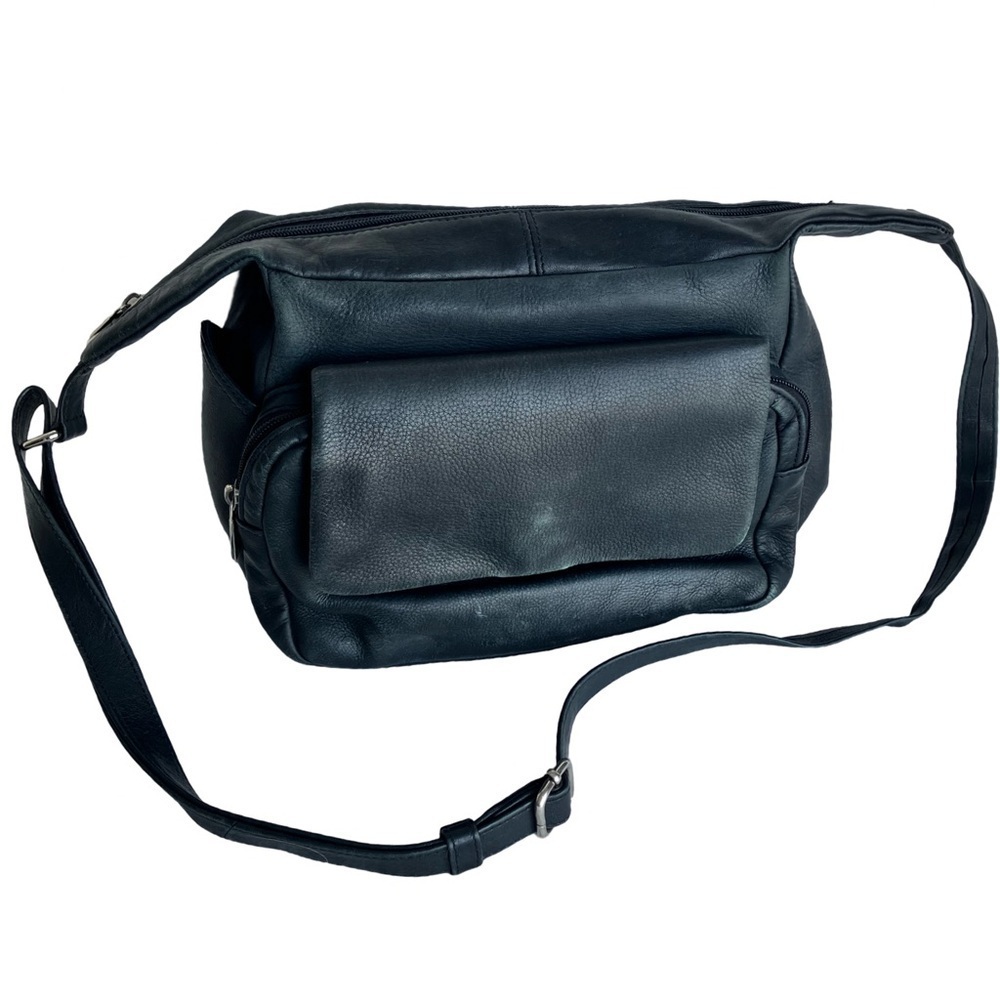 🌟 Wilson’s Vintage Black Leather Bag 🌟